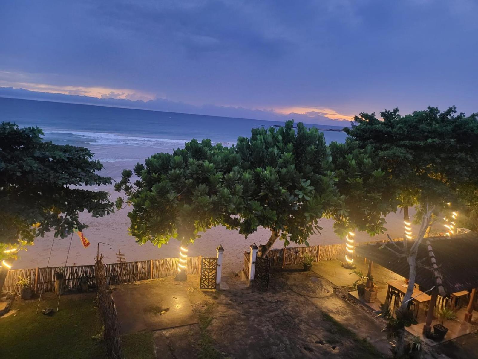 Balance Beach Resort Dickwella Exterior photo