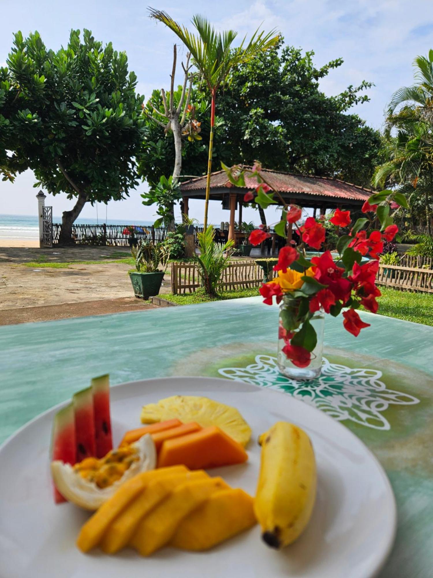Balance Beach Resort Dickwella Exterior photo