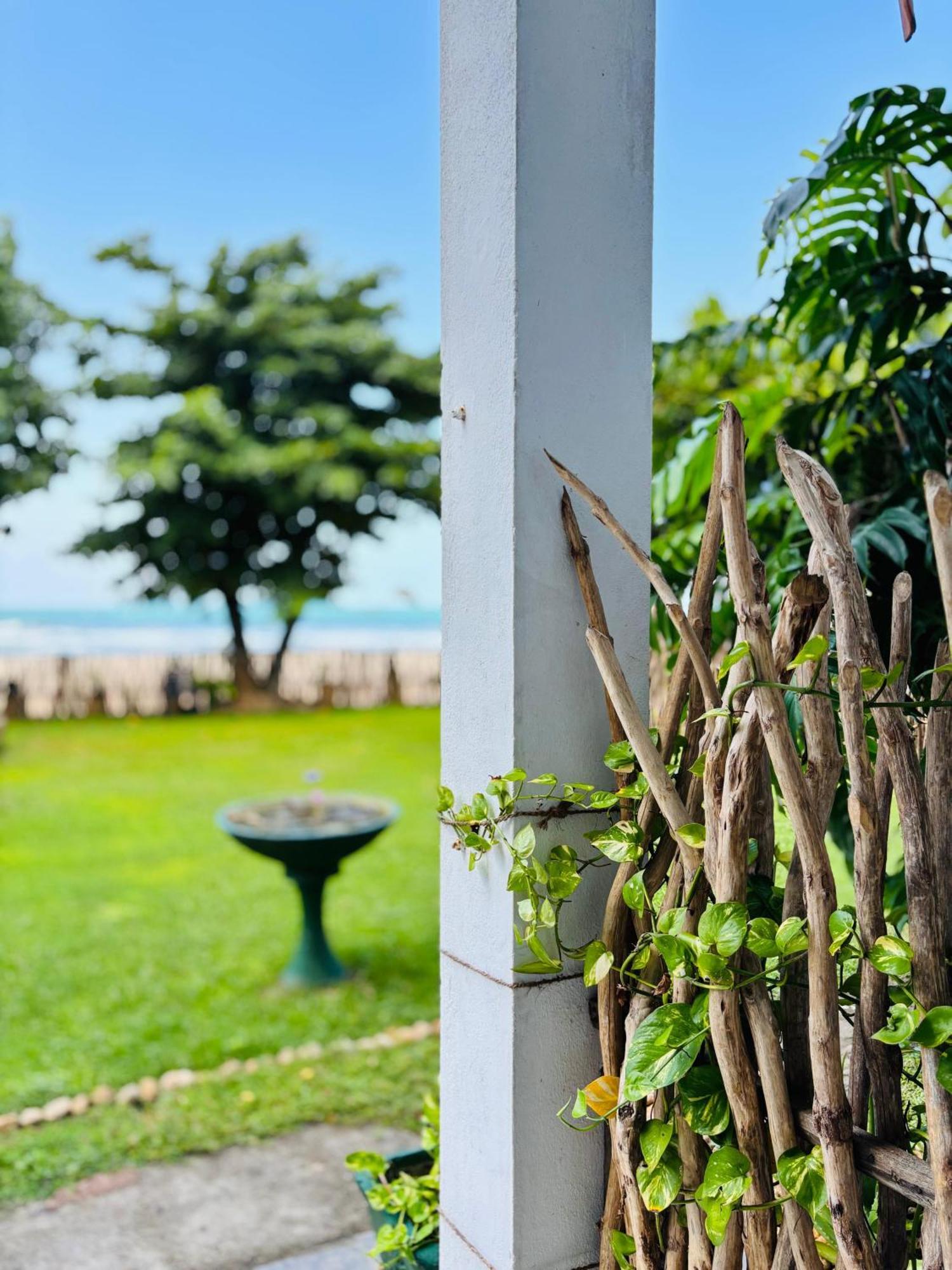 Balance Beach Resort Dickwella Exterior photo